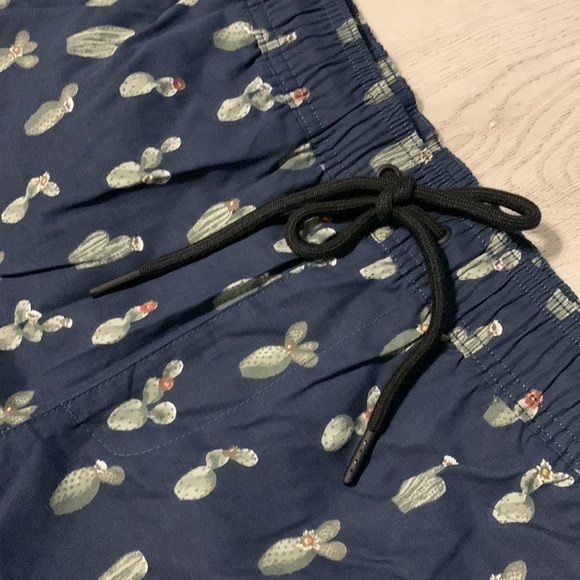 Goodthreads Swim Trunks, Large cactus navy NWT - Picture 15 of 16